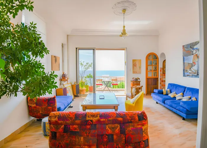 Un Balcon Sur La Mediterranee